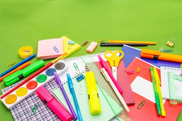 Torna al concetto di scuola. Forniture per l'istruzione scolastica