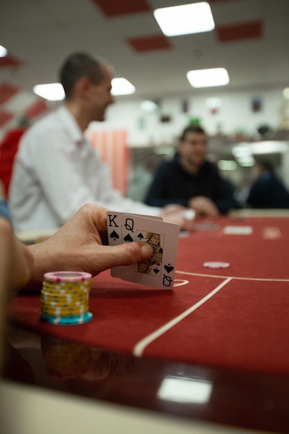 Torneo di poker per club del Texas che si è svolto in Ucraina a Kiev nel settembre 2020 I fan del Texas Holdem si sono riuniti per giocare a carte da poker sportive