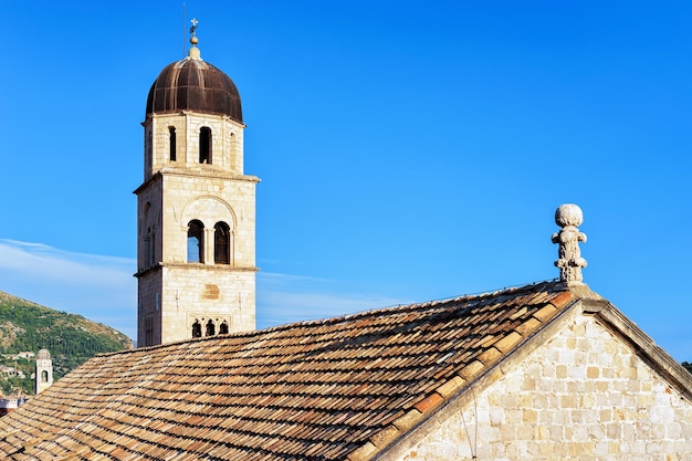 Torre dell'orologio nella vecchia Dubrovnik, Dalmazia, Croazia