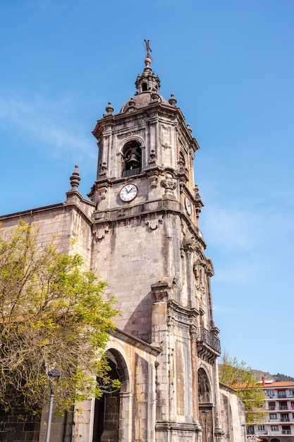 Torre della Parrocchia di San Martin in piazza Goiko accanto al municipio di Andoain Gipuzkoa Paesi Baschi