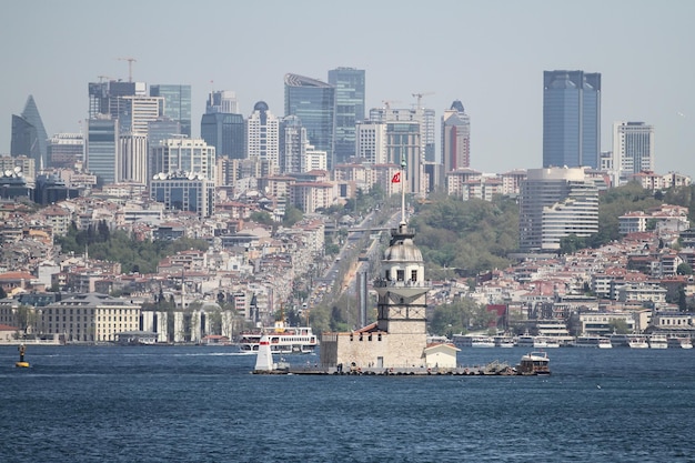 Torre delle fanciulle nello stretto del Bosforo Istanbul