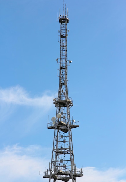 Torre di comunicazione per segnali tv e telefonia mobile