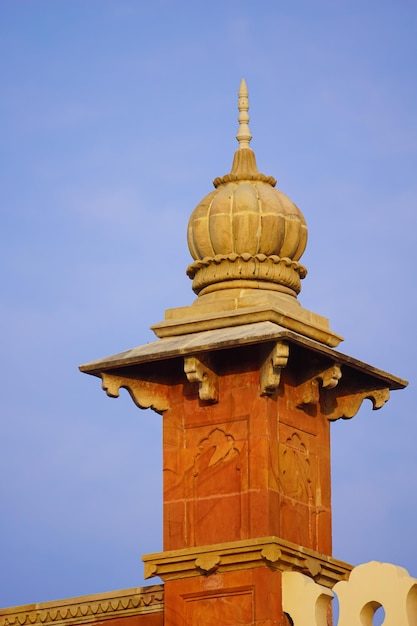 Torre laterale del Mahatma Gandhi Hall Ghanta Ghar Indore Madhya Pradesh noto anche come King Edward Hall architettura indiana
