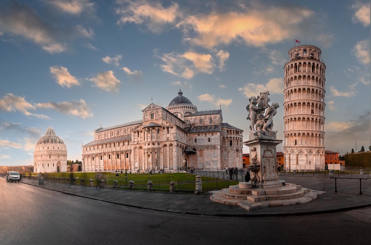 Torre pendente di fama mondiale di Pisa, Toscana, Italia.