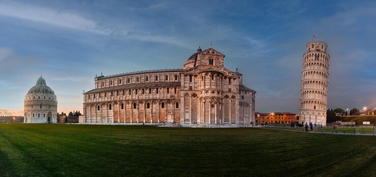 Torre pendente di fama mondiale di Pisa, Toscana, Italia.