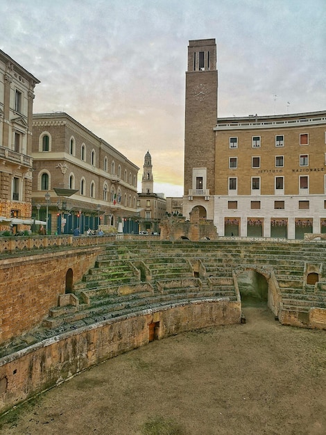 Torre quadrata e anfiteatro di Lecce in Puglia, Italia