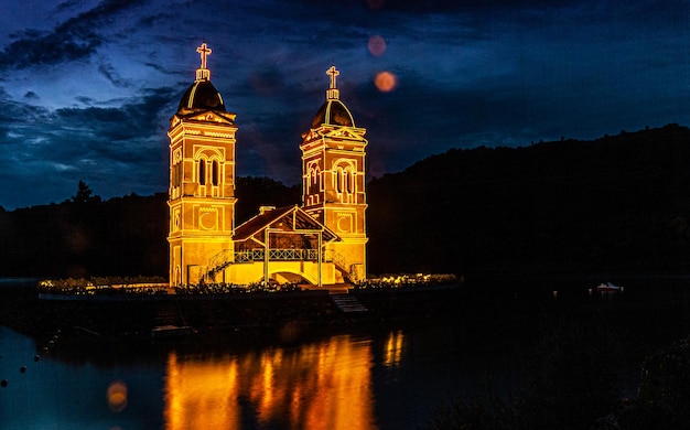 Torri della Chiesa Sommersa della città di Ita a Santa Catarina