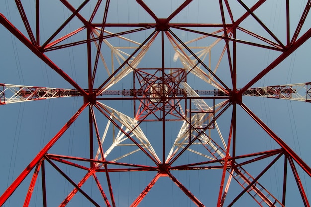 Torri per linee elettriche ad alta tensione