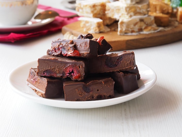 Torrone al cioccolato con ciliegia