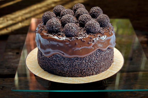 Torta al cioccolato con bonbon