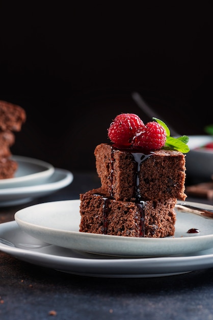 Torta al cioccolato con caramello