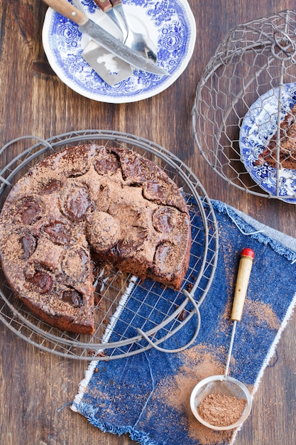 Torta al cioccolato con prugne