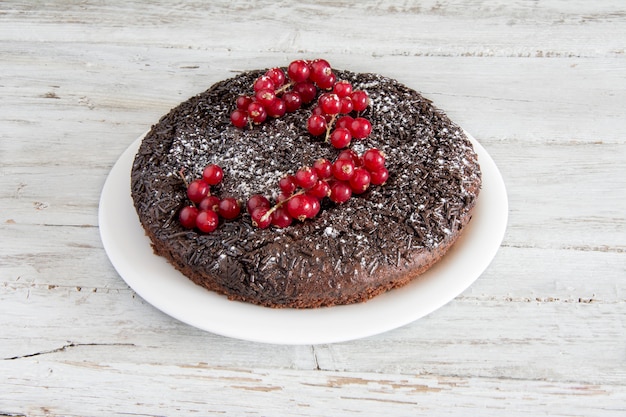 Torta al cioccolato con ribes