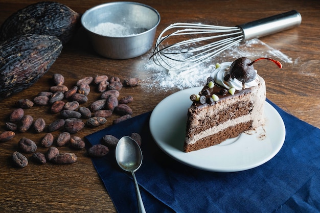 Torta al cioccolato e ingredienti