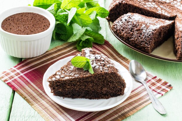 Torta al cioccolato fatta in casa Dessert al cioccolato e menta