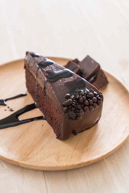 torta al cioccolato su legno