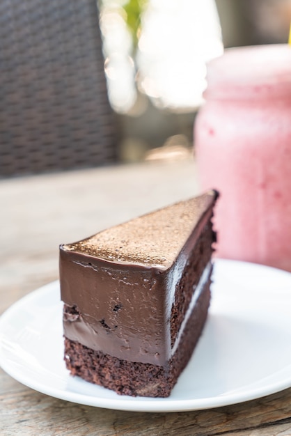 torta al cioccolato sul piatto