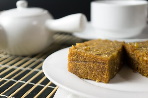 Torta al vapore con pinoli e sesamo