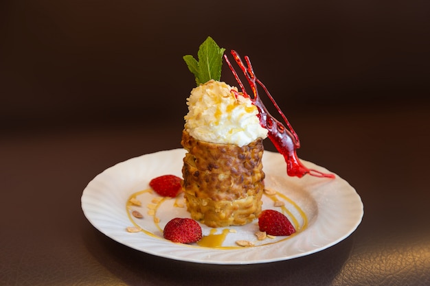 Torta brosch Aveyron con panna montata