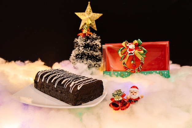 Torta Choco Crunchy con scatola esclusiva in cornice natalizia
