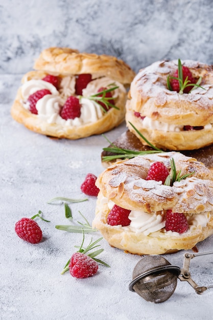 Torta Choux Paris Brest con lamponi