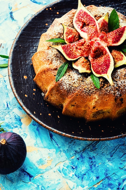 Torta con fichi freschi