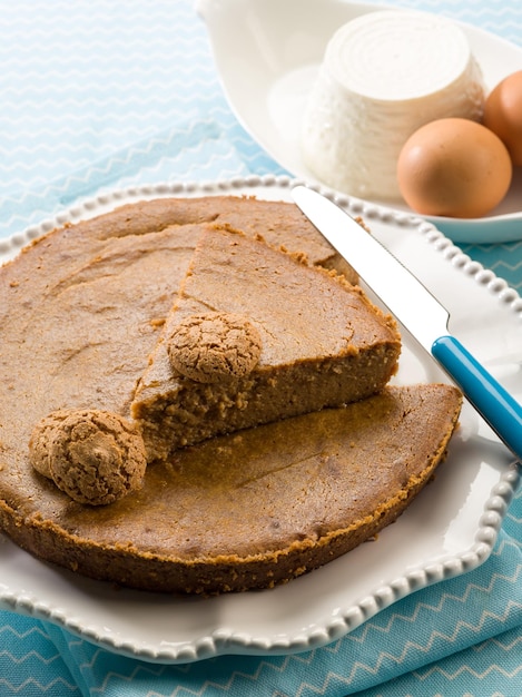 Torta con ricotta al cacao e biscotto