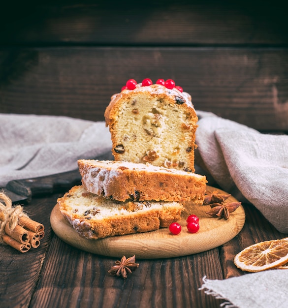 torta con uvetta e frutta secca