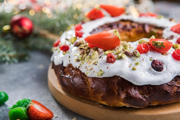 Torta dell'Epifania, Torta dei Re, Roscon de reyes o Rosca de reyes. Torta natalizia tradizionale spagnola.