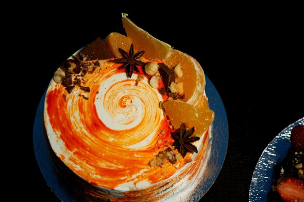 Torta di carote Torta brillante e insolita Succosa e incredibilmente ricca di noci Uno strato di pan di spagna al caramello sottolinea con successo