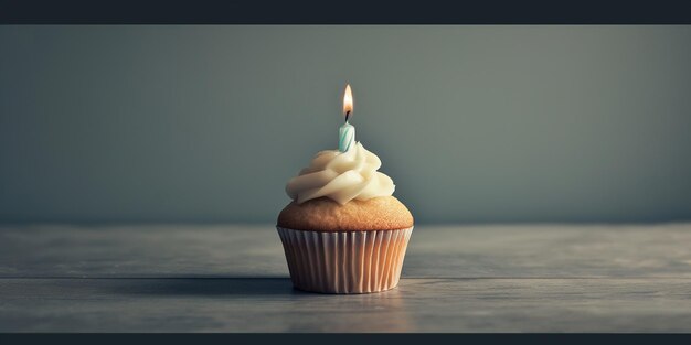 Torta di compleanno con una candela