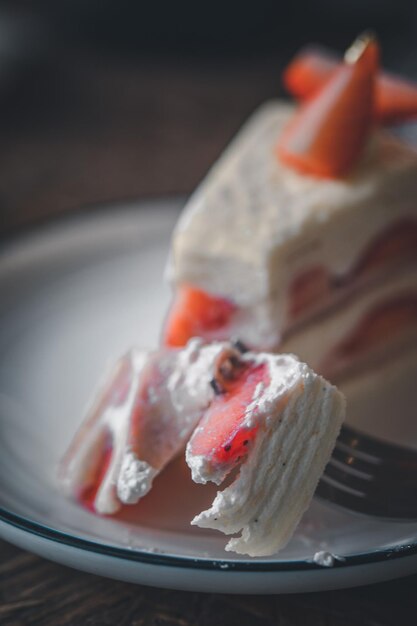 Torta di crepe di fragole mille