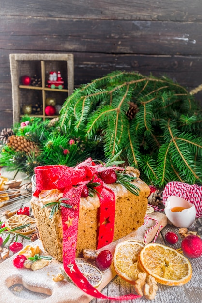 Torta di frutta invernale di Natale