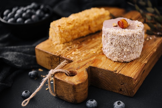 Torta di Kiev con nocciola e cioccolato a bordo