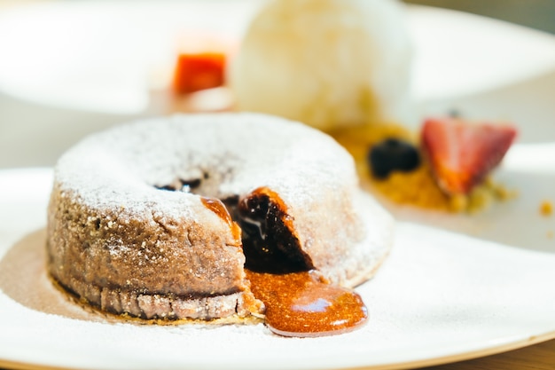 Torta di lava al cioccolato con gelato