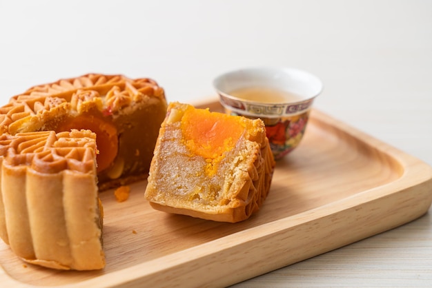 Torta di luna cinese al sapore di durian e tuorlo d'uovo