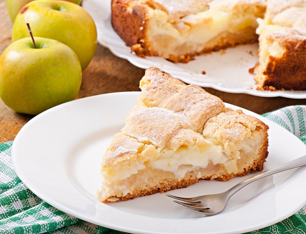 Torta di mele con crema pasticcera