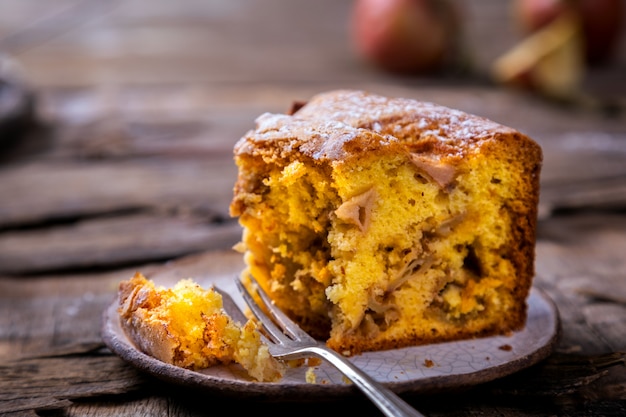 Torta di mele. Fragrante cottura autunnale.