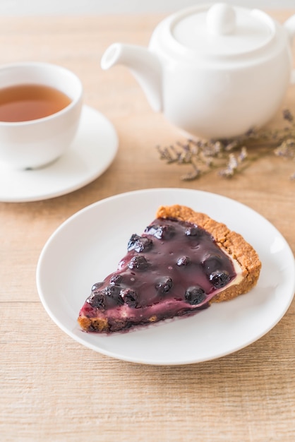 torta di mirtilli con tè