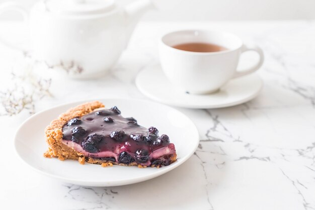 torta di mirtilli con tè