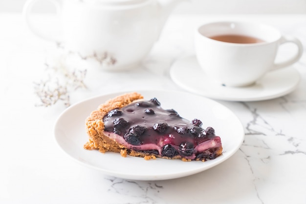 torta di mirtilli con tè