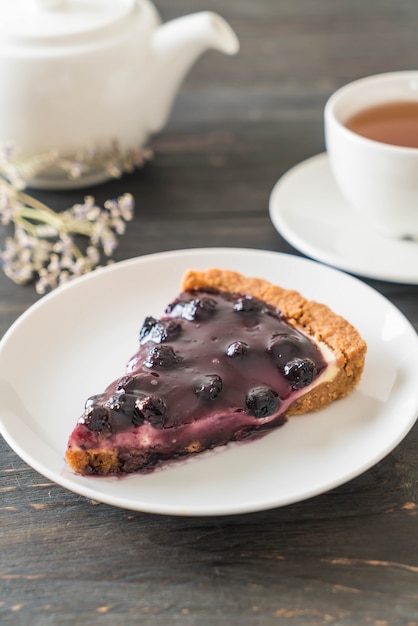 torta di mirtilli con tè