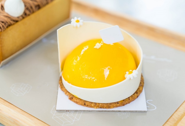 torta di mousse di mango e frutto della passione