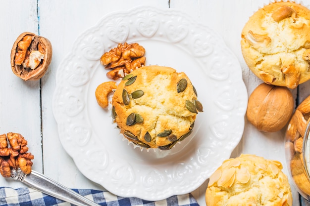 Torta di muffin di noci