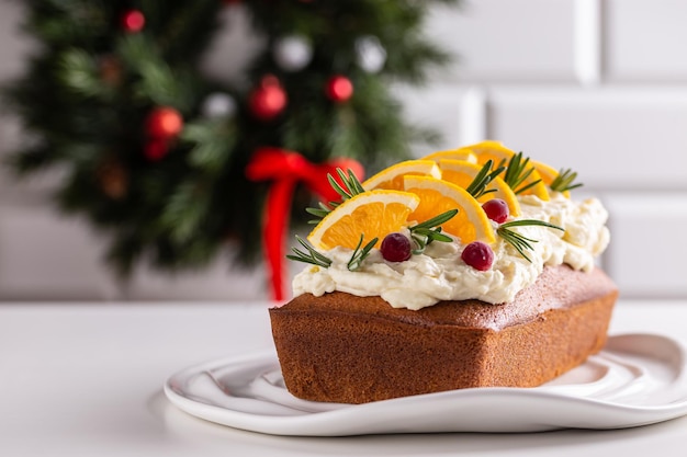 Torta di Natale all'arancia e rosmarino