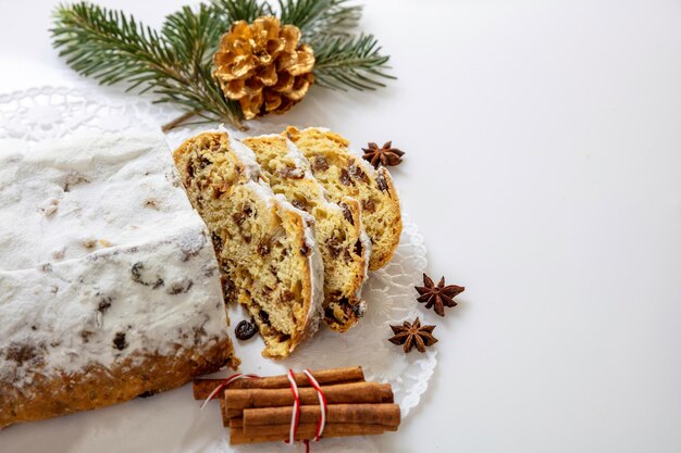 Torta di Natale Christstollen pane dolce tedesco di stagione