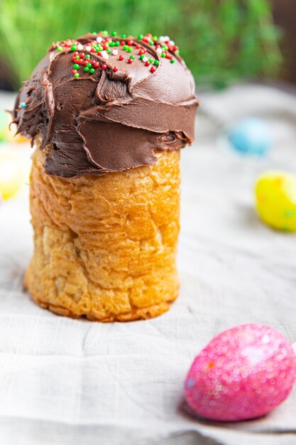 Torta Di Pasqua Al Cioccolato Glassa Marrone Vacanze Di Pasqua Pasticceria Kulich Dessert Fatti In Casa Vacanze