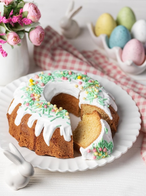 Torta di Pasqua con uova di Pasqua