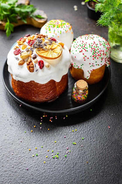 Torta di Pasqua vacanza dolce pane dolce di Pasqua pasto cibo spuntino sul tavolo copia spazio cibo