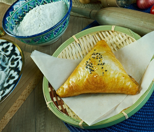 Torta di samsa uzbeka